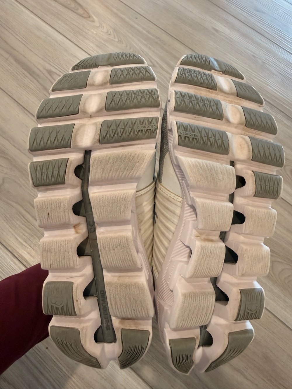 On Running Women's Cloudswift Athletic Sneakers in Light Gray and White - Picture 4 of 6